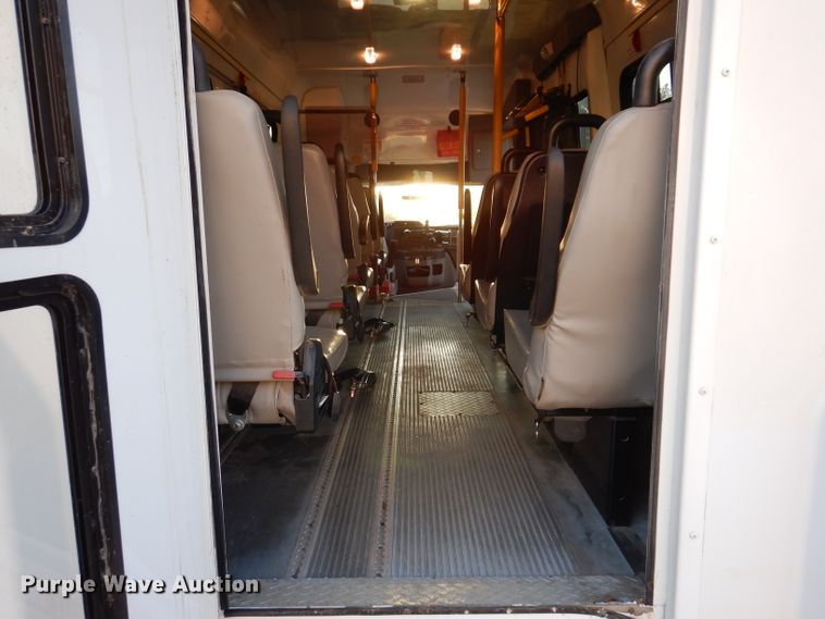 image for item IN9906 2010 Ford E450  shuttle bus