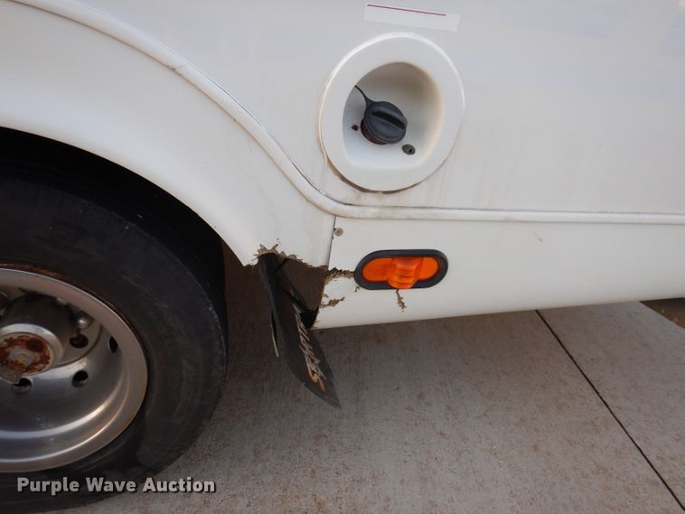 image for item IN9906 2010 Ford E450  shuttle bus
