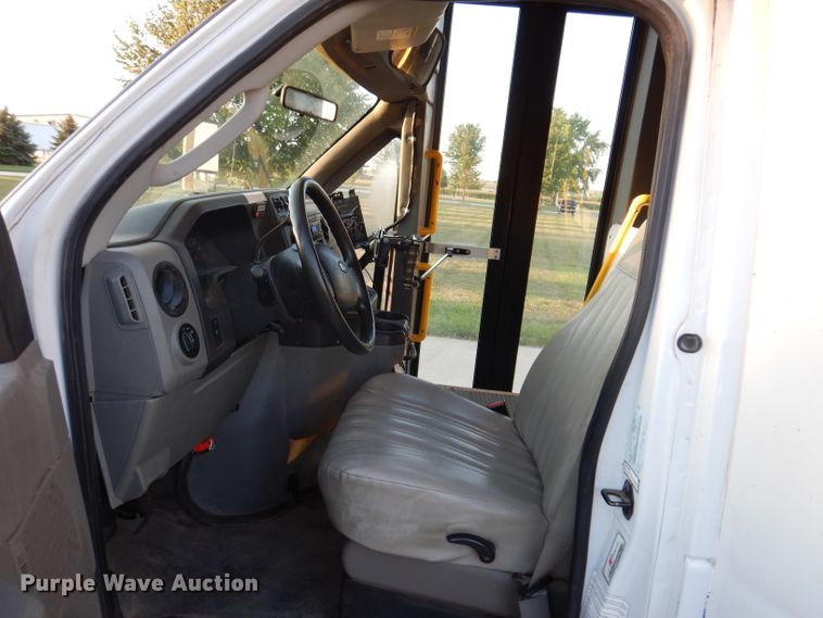image for item IN9906 2010 Ford E450  shuttle bus