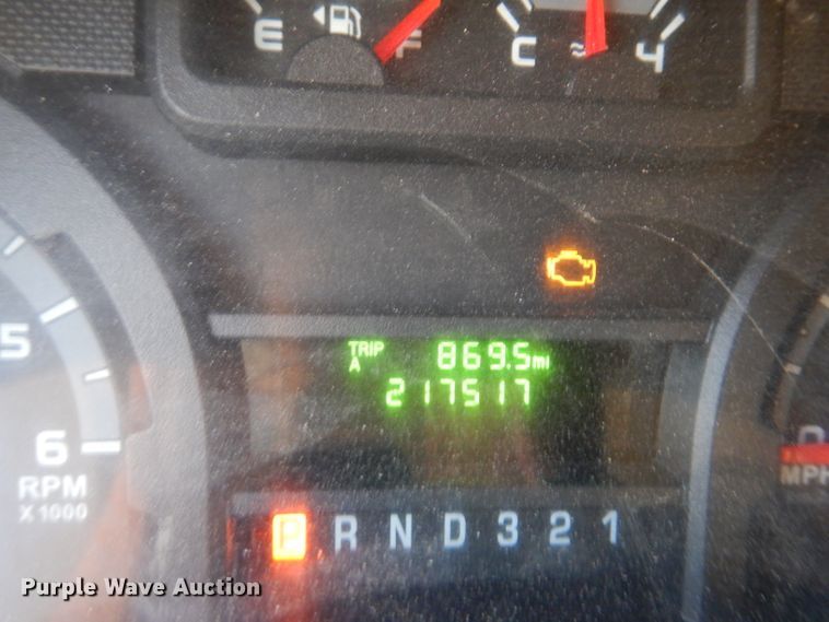 image for item IN9906 2010 Ford E450  shuttle bus