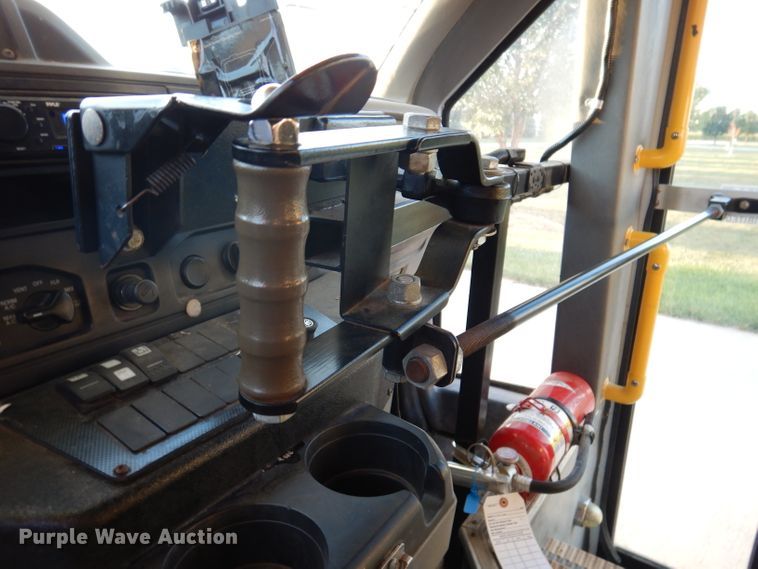 image for item IN9906 2010 Ford E450  shuttle bus