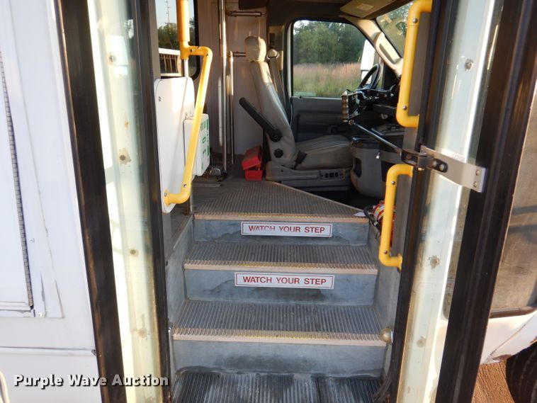 image for item IN9906 2010 Ford E450  shuttle bus