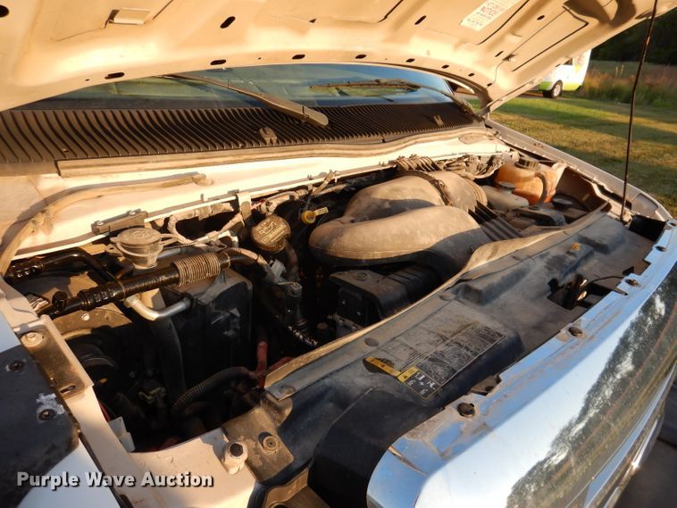 image for item IN9906 2010 Ford E450  shuttle bus
