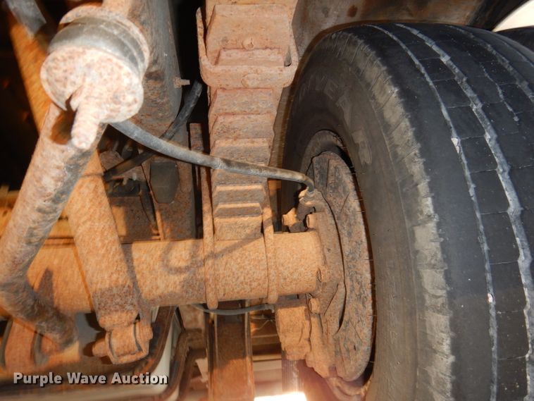 image for item IN9906 2010 Ford E450  shuttle bus