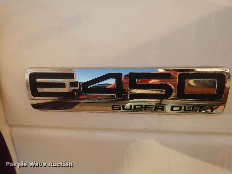 image for item IN9906 2010 Ford E450  shuttle bus