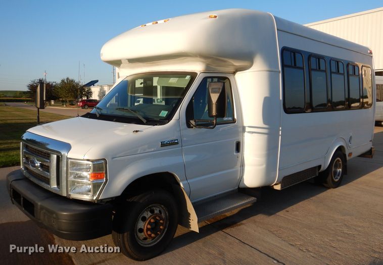 image for item IN9907 2010 Ford E450  shuttle bus