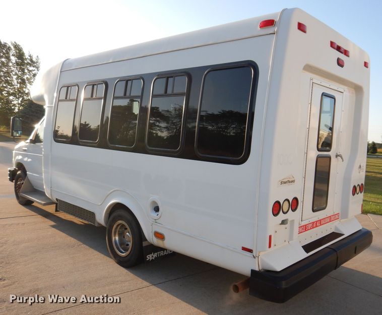 image for item IN9907 2010 Ford E450  shuttle bus