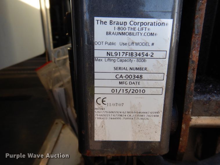 image for item IN9907 2010 Ford E450  shuttle bus