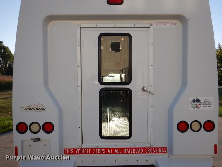 image for item IN9907 2010 Ford E450  shuttle bus