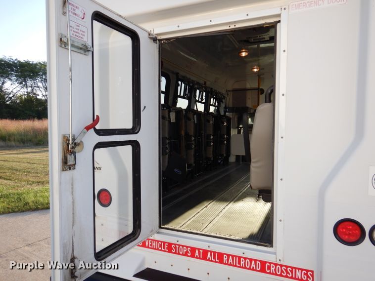 image for item IN9907 2010 Ford E450  shuttle bus