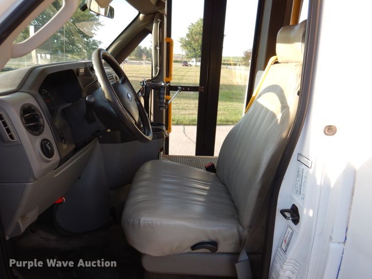 image for item IN9907 2010 Ford E450  shuttle bus