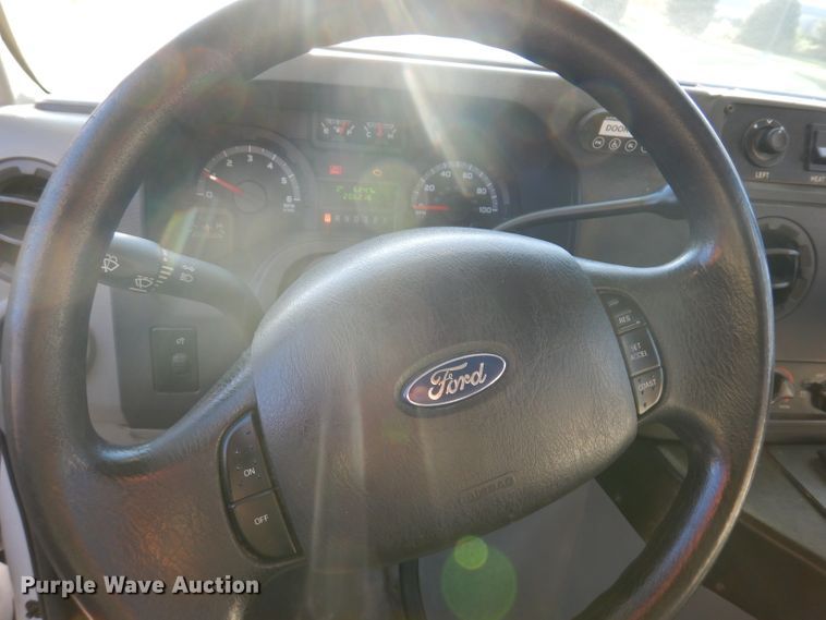 image for item IN9907 2010 Ford E450  shuttle bus