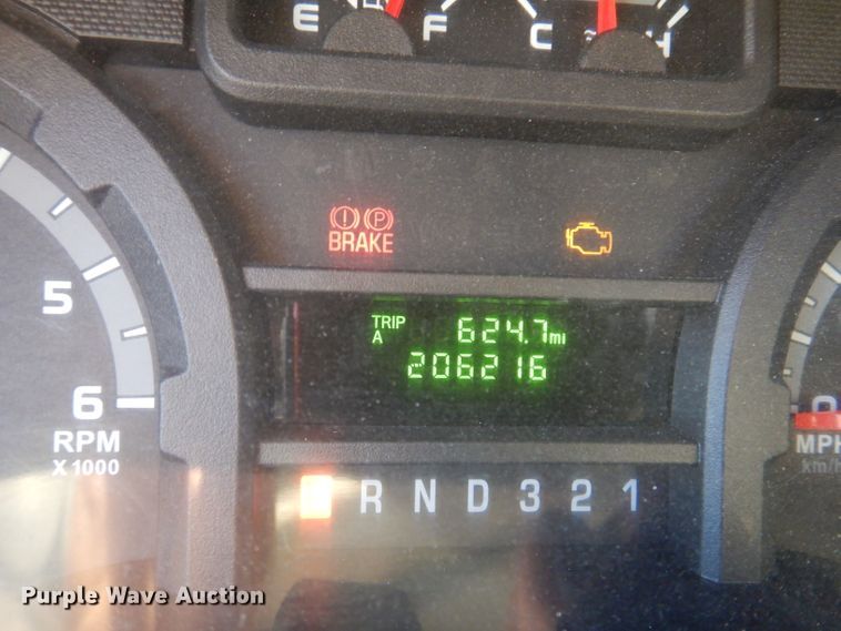 image for item IN9907 2010 Ford E450  shuttle bus