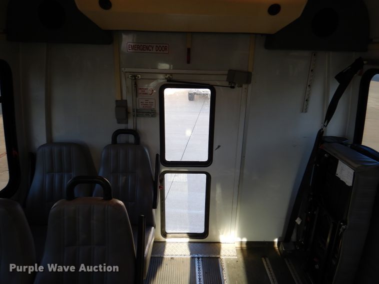 image for item IN9907 2010 Ford E450  shuttle bus