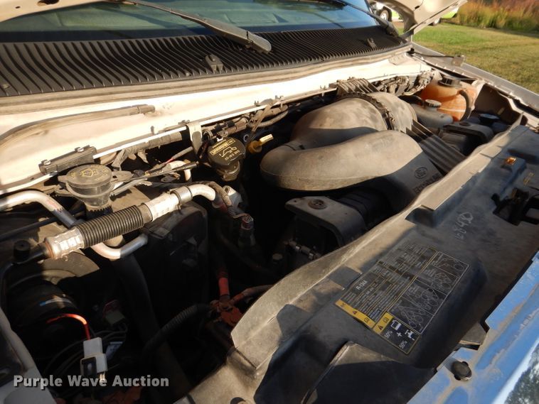 image for item IN9907 2010 Ford E450  shuttle bus