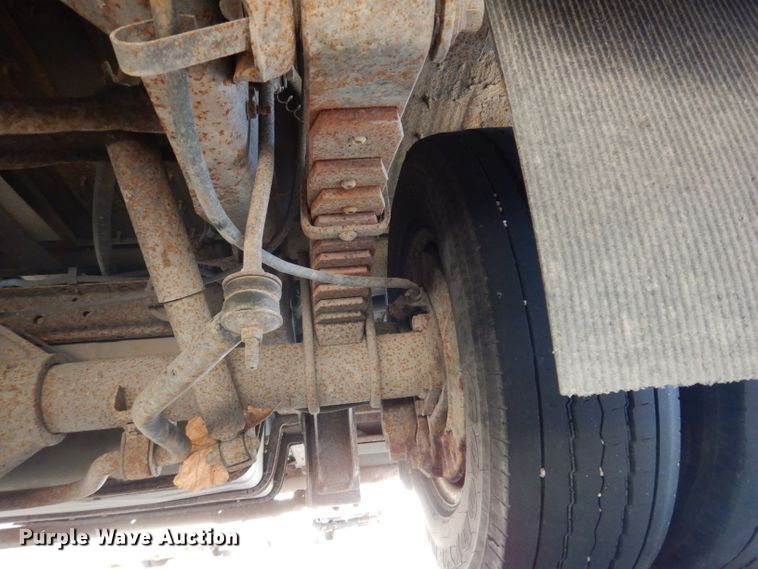 image for item IN9907 2010 Ford E450  shuttle bus