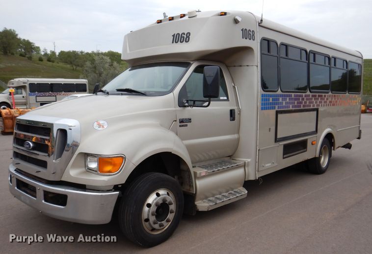 image for item IN9927 2010 Ford F650  shuttle bus
