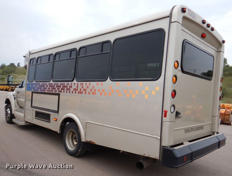 image for item IN9927 2010 Ford F650  shuttle bus