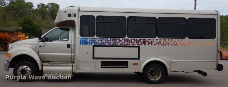 image for item IN9927 2010 Ford F650  shuttle bus