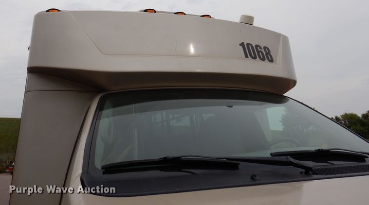 image for item IN9927 2010 Ford F650  shuttle bus