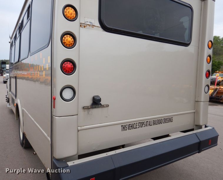 image for item IN9927 2010 Ford F650  shuttle bus