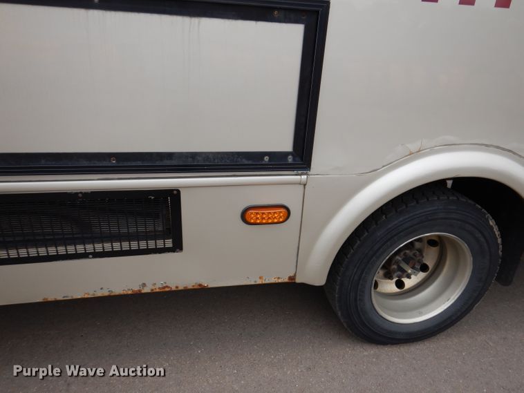 image for item IN9927 2010 Ford F650  shuttle bus