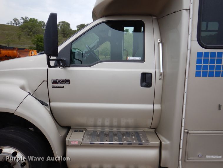 image for item IN9927 2010 Ford F650  shuttle bus