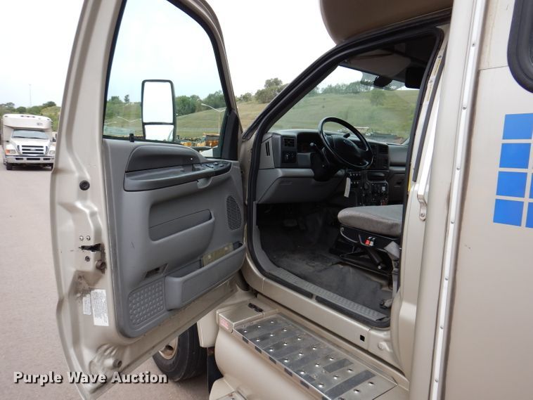 image for item IN9927 2010 Ford F650  shuttle bus