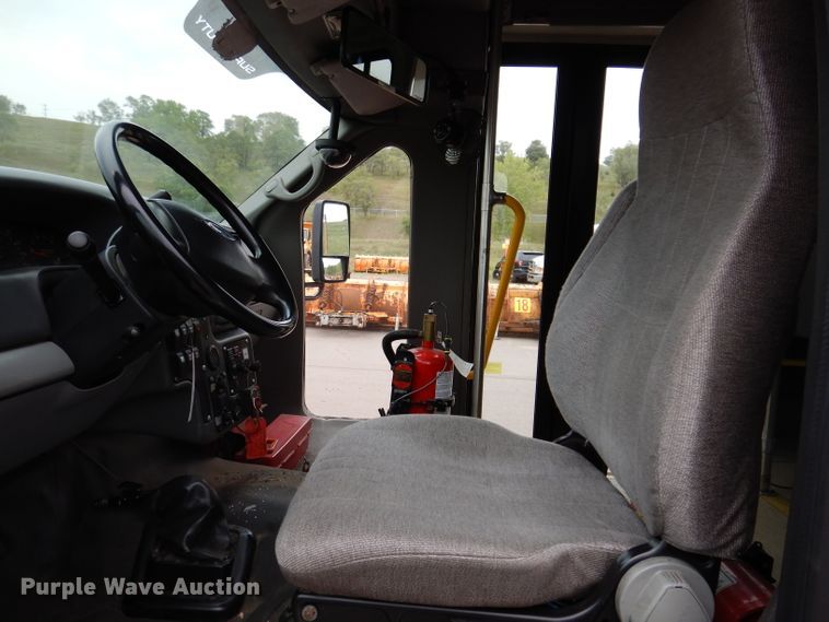 image for item IN9927 2010 Ford F650  shuttle bus