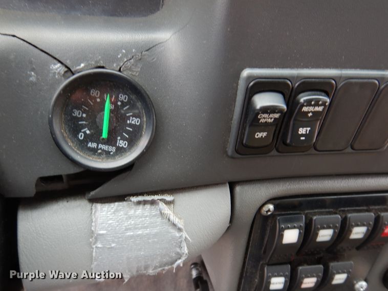 image for item IN9927 2010 Ford F650  shuttle bus