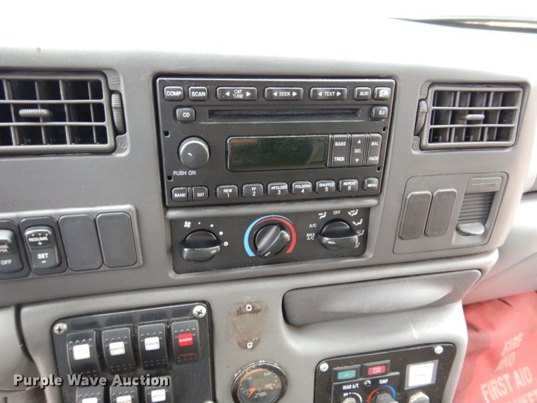 image for item IN9927 2010 Ford F650  shuttle bus