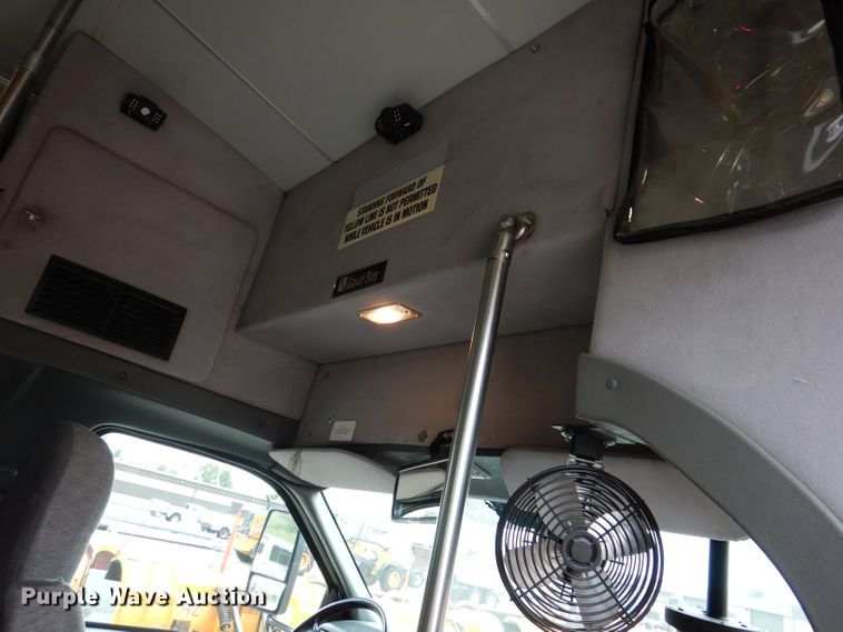 image for item IN9927 2010 Ford F650  shuttle bus