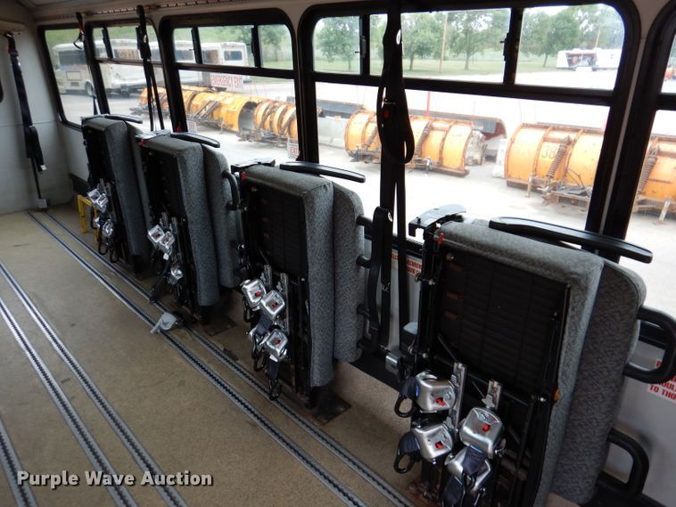 image for item IN9927 2010 Ford F650  shuttle bus