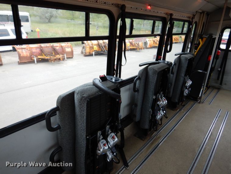 image for item IN9927 2010 Ford F650  shuttle bus