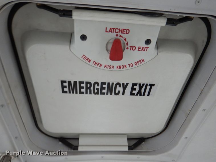 image for item IN9927 2010 Ford F650  shuttle bus