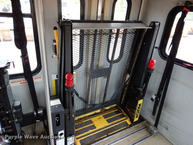 image for item IN9927 2010 Ford F650  shuttle bus