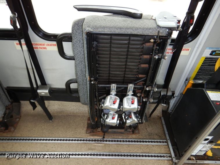 image for item IN9927 2010 Ford F650  shuttle bus