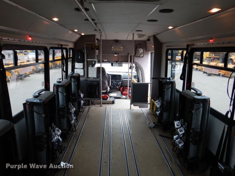 image for item IN9927 2010 Ford F650  shuttle bus