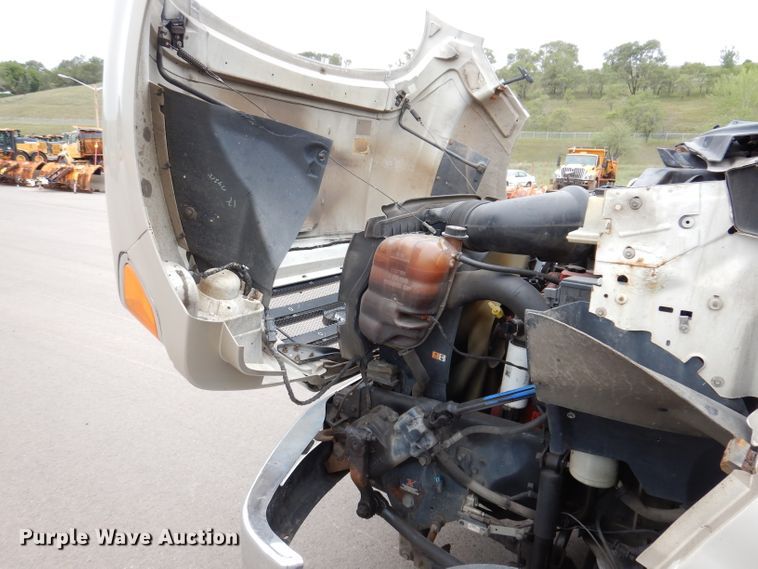 image for item IN9927 2010 Ford F650  shuttle bus