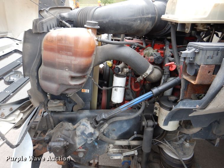 image for item IN9927 2010 Ford F650  shuttle bus