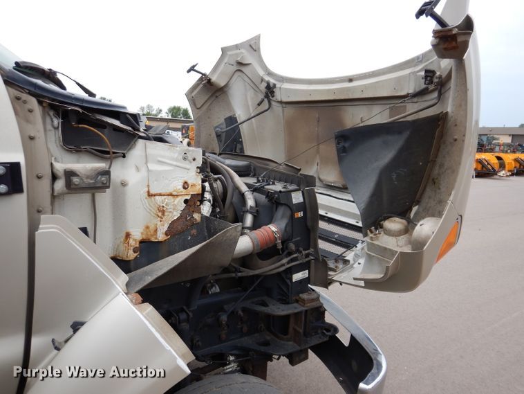 image for item IN9927 2010 Ford F650  shuttle bus