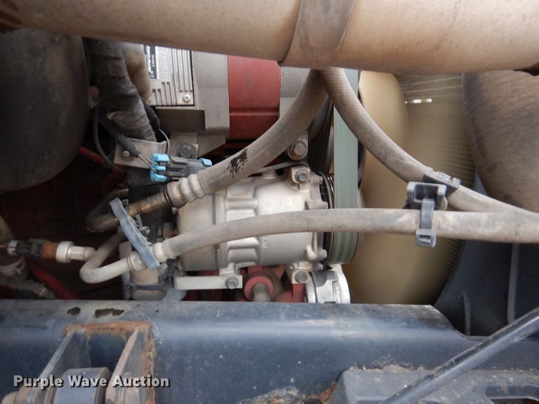 image for item IN9927 2010 Ford F650  shuttle bus