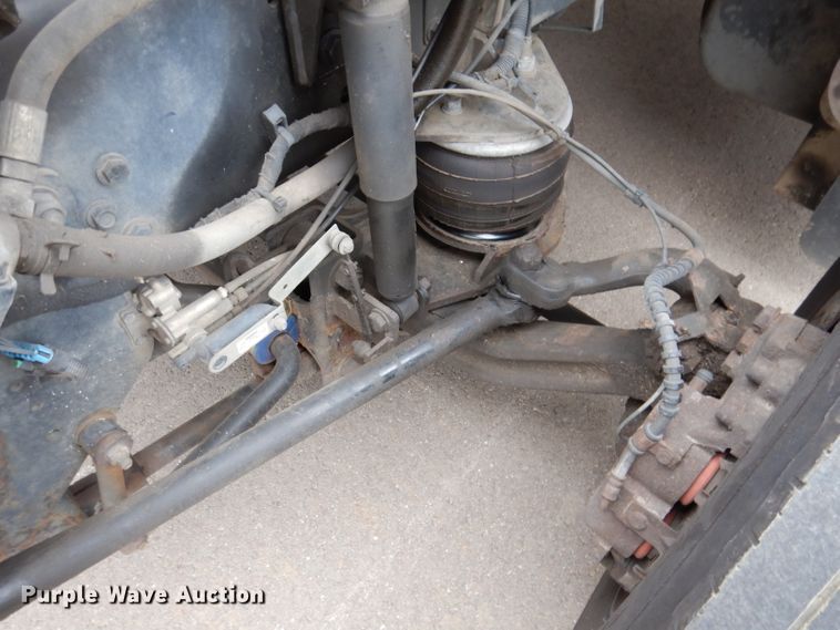 image for item IN9927 2010 Ford F650  shuttle bus