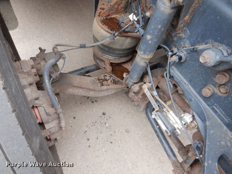 image for item IN9927 2010 Ford F650  shuttle bus