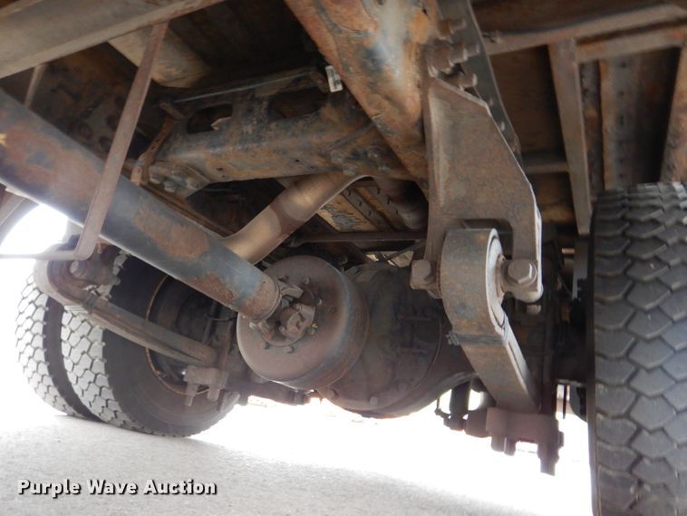 image for item IN9927 2010 Ford F650  shuttle bus