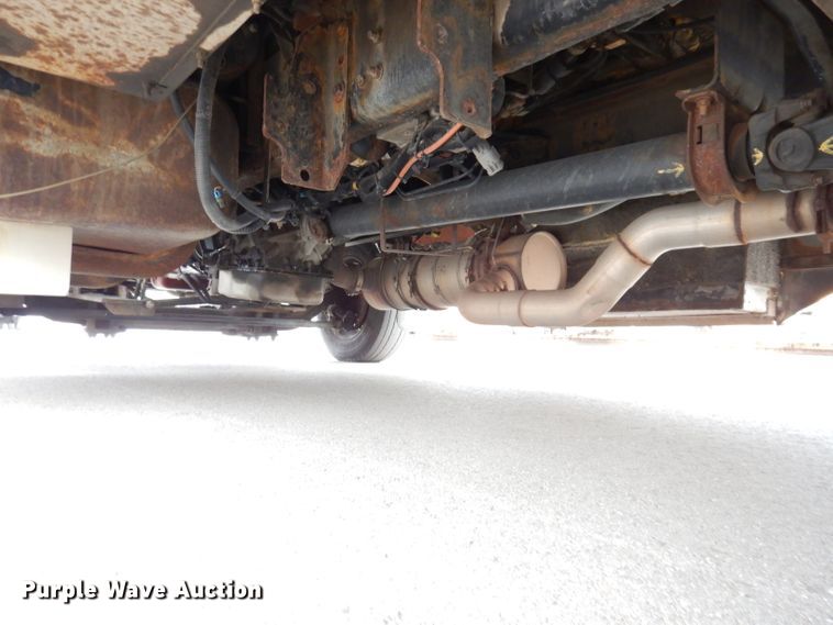 image for item IN9927 2010 Ford F650  shuttle bus