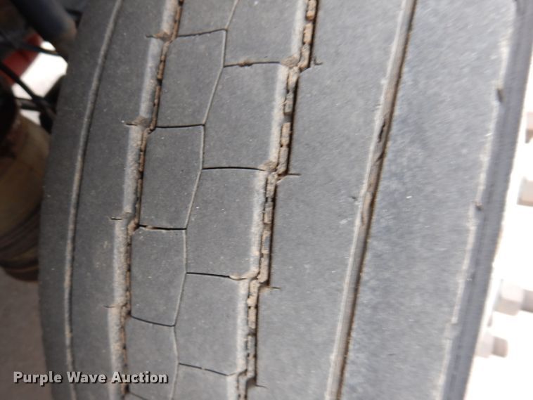 image for item IN9927 2010 Ford F650  shuttle bus