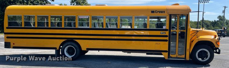 image for item JQ9724 1997 Ford B800  school bus
