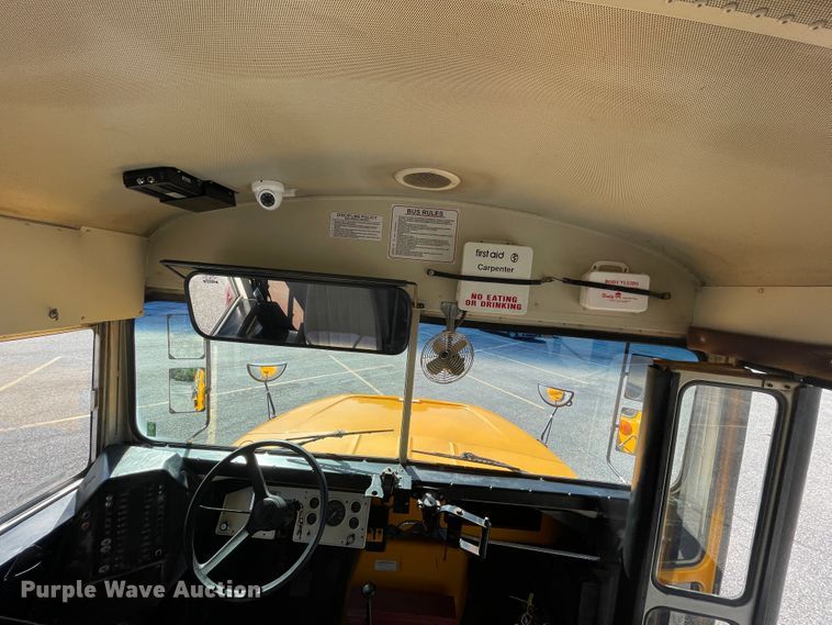 image for item JQ9724 1997 Ford B800  school bus