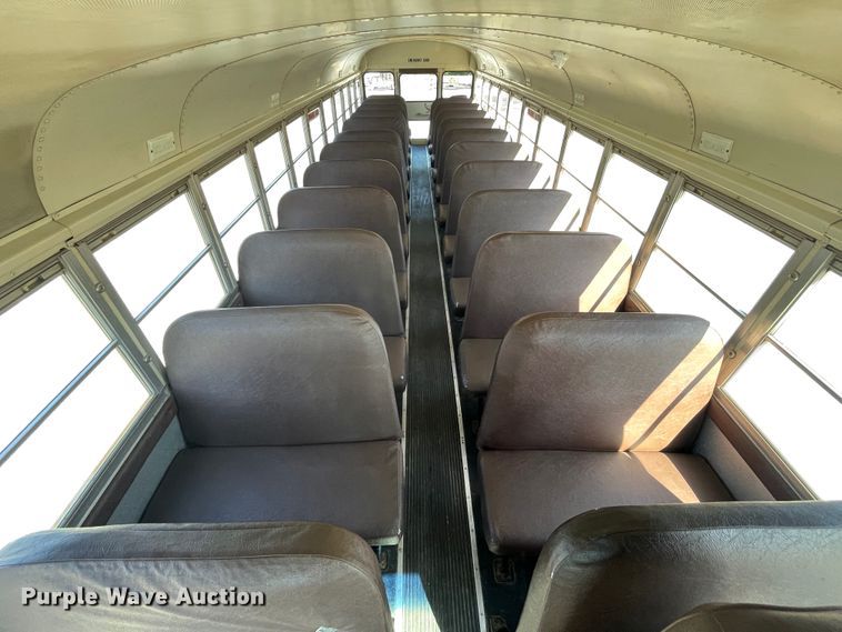 image for item JQ9724 1997 Ford B800  school bus